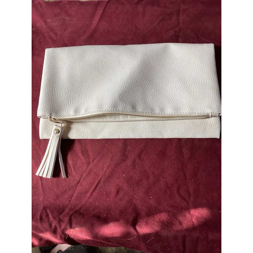 631-Ladies Rachel Miriam White Fold over Handbag/Clutch New Without Tags